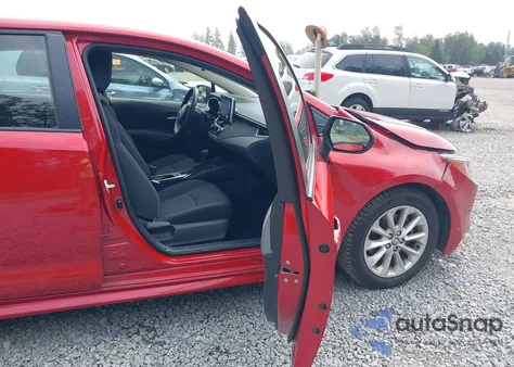 2021 Toyota Corolla Le z USA, uszkodzony, nr VIN JTDVPMAE4MJ130804